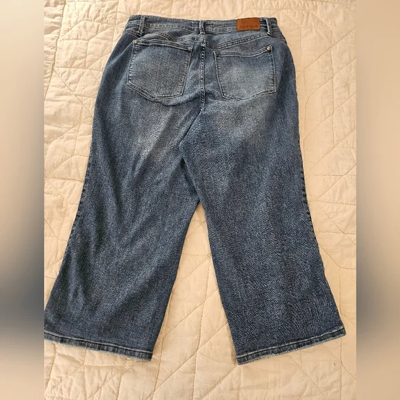 Judy Blue High Rise/Wide Leg Capris w/ Braid Design  18 W - Picture 4 of 12